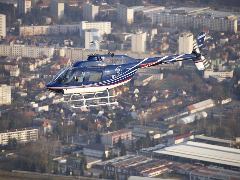 Levně Adrenalinový let vrtulníkem Bell206