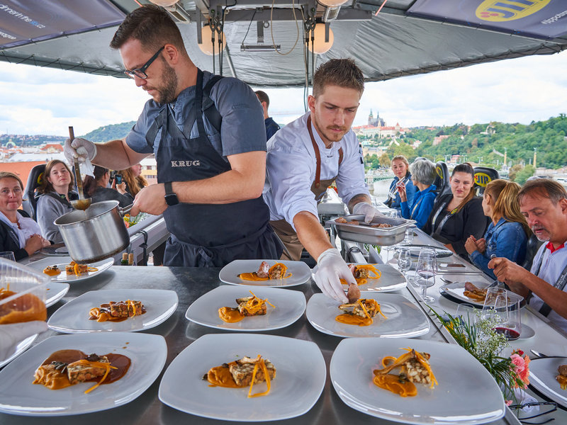 Degustační menu v oblacích