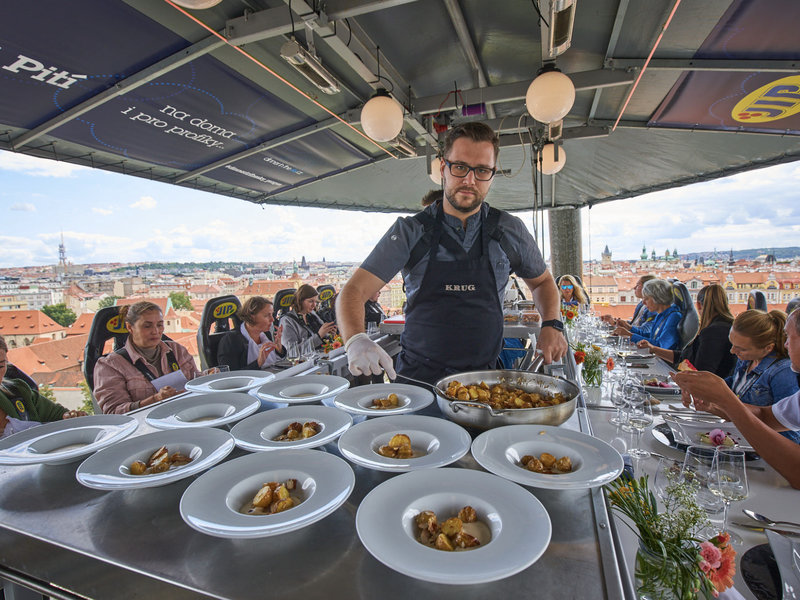 Degustační menu v oblacích