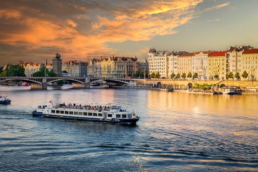 Exkluzivní plavba po Vltavě s čtyřchodovým menu