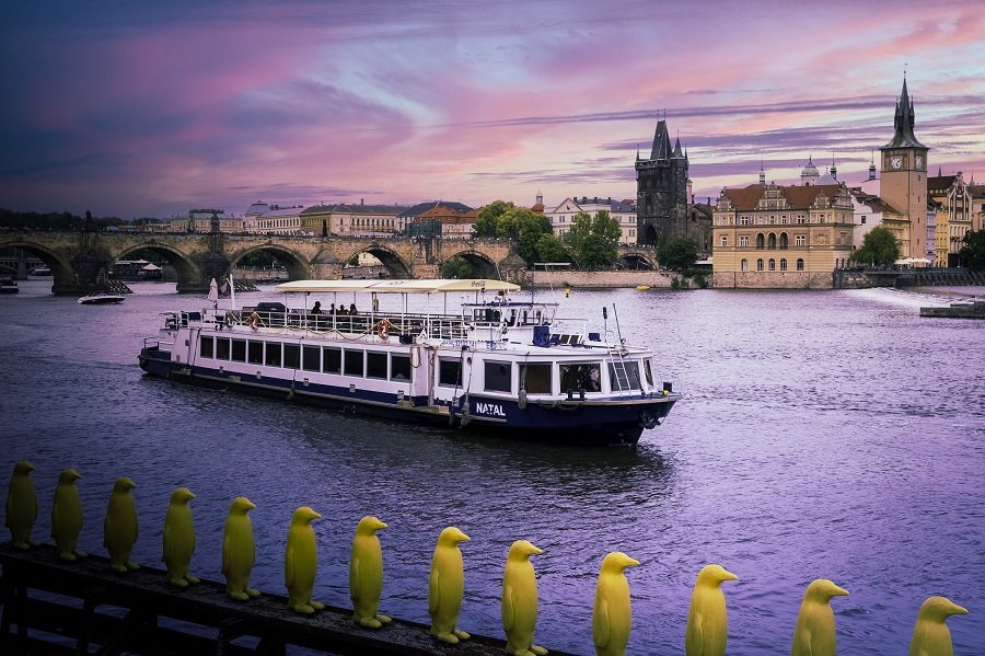 Exkluzivní plavba po Vltavě s čtyřchodovým menu