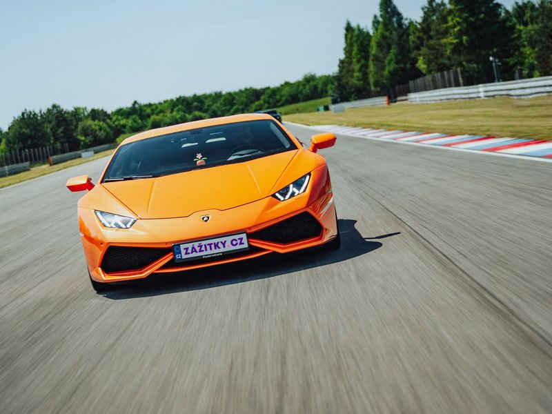 Jízda v Lamborghini Huracán na polygonu