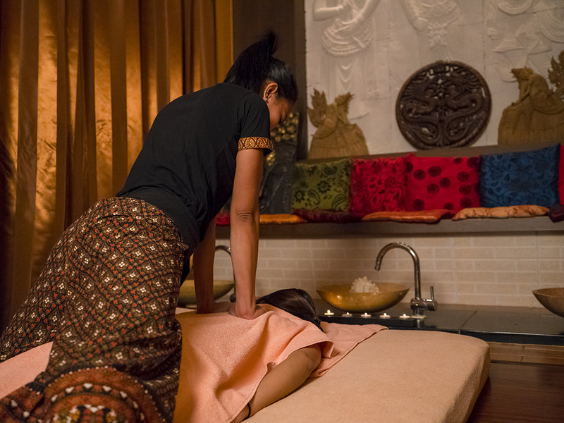 Kosmetika, manikúra a thajská masáž pro dámy