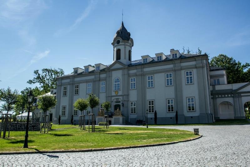 Levně Noc na zámku s wellness a masáží
